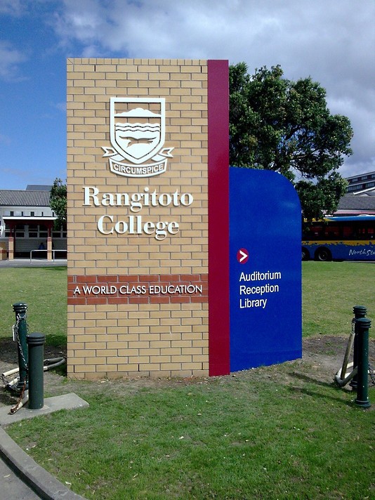 Institutional Signage - Rangitoto College